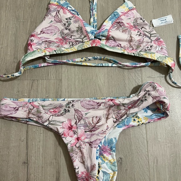 LoveShackFancy x Hurley Bikini Swimsuit Top Small Bottoms Medium - Picture 3 of 4